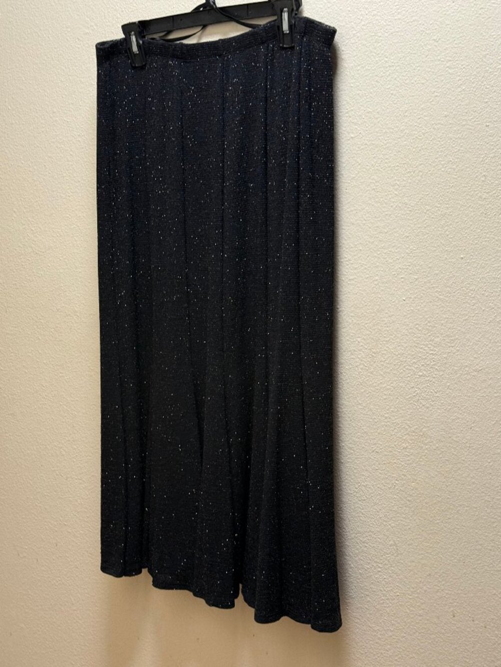 NWT ONYX NITE BEAUTIFUL BLACK SPARKLE SKIRT XL - Light Flare at the bottom NEW